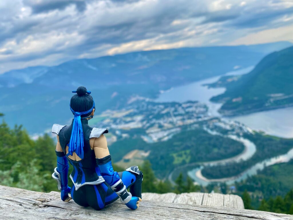 Kitana from Mortal Kombat checked out a sweet look out in Sicamous