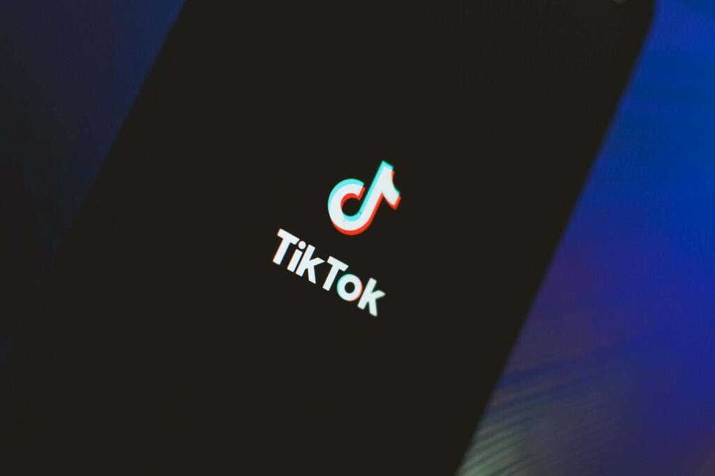 tik tok logo