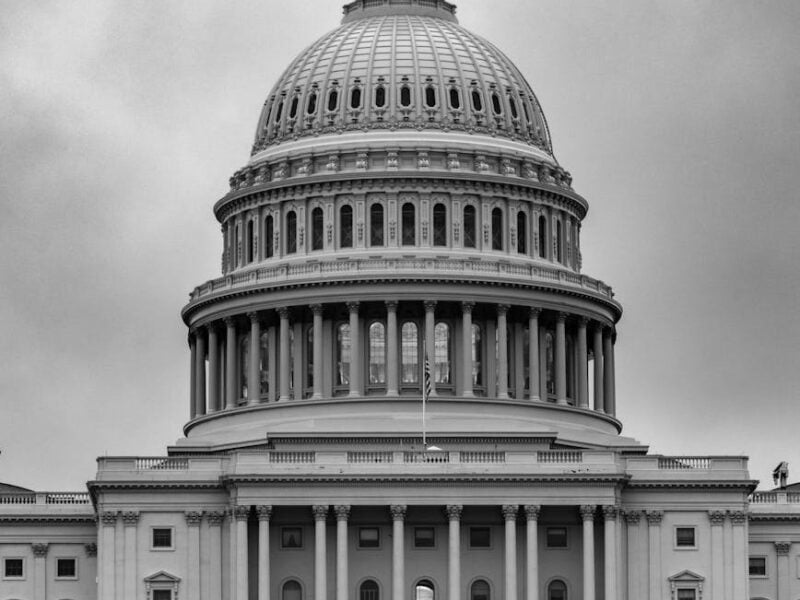 monochrome us capitol building in washington dc