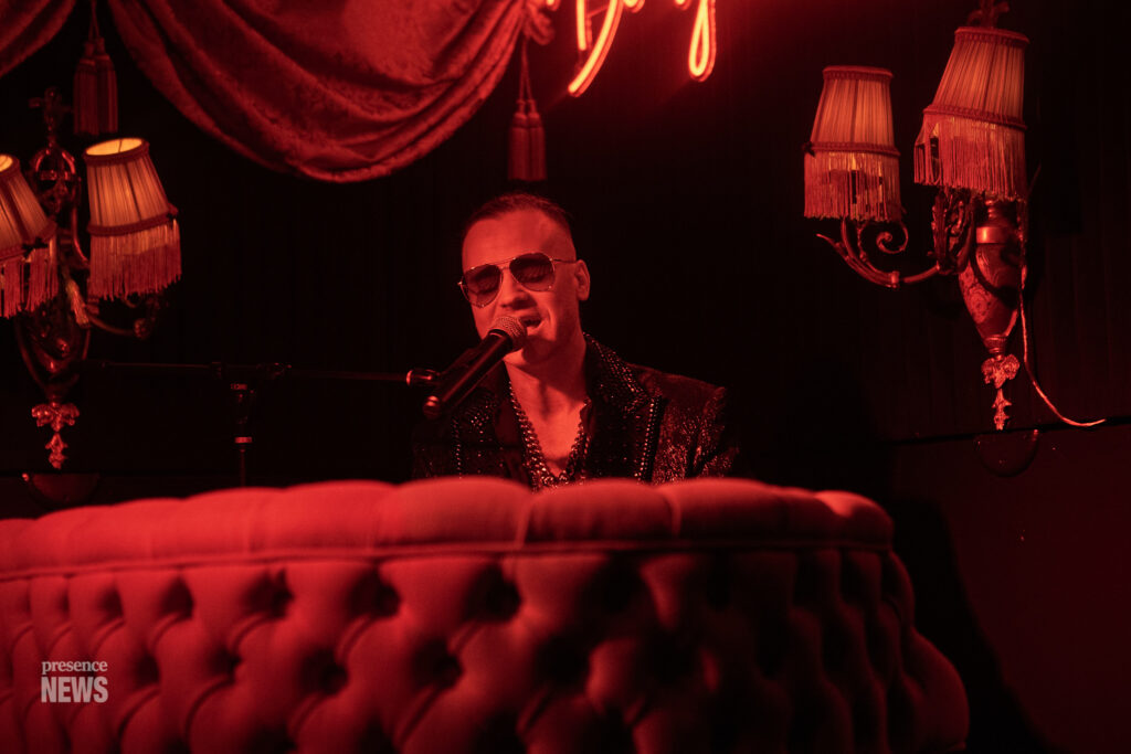 West Hollywood, CA, USA, August 2026: Chase Bell performing live at the Scarlet 8715 Beverly Blvd, West Hollywood, CA 90048 in The Peacock Room.